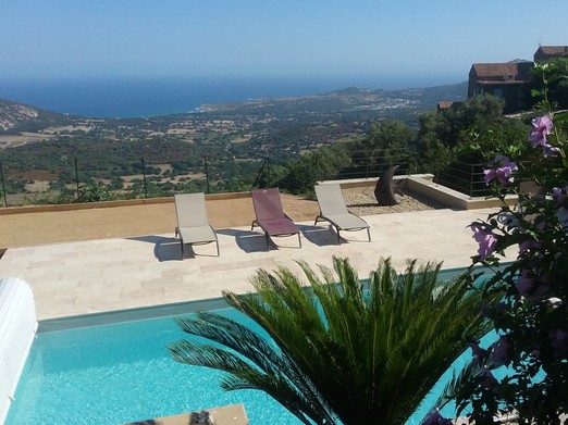 piscine et vue panoramique