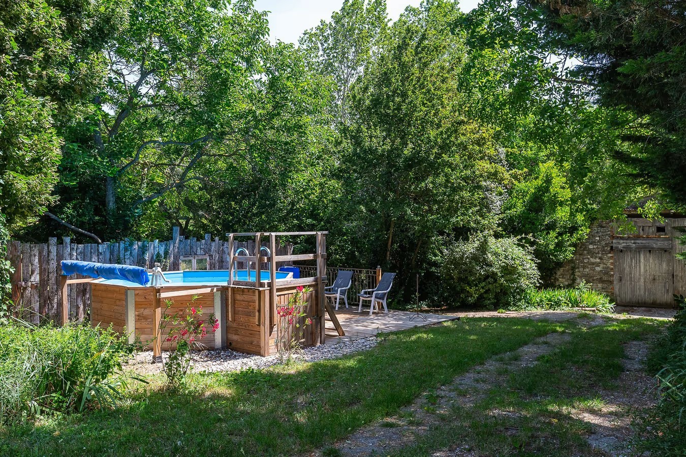 swimming pool at the Gîte Champêtre in the Drôme Provençale, Marsanne