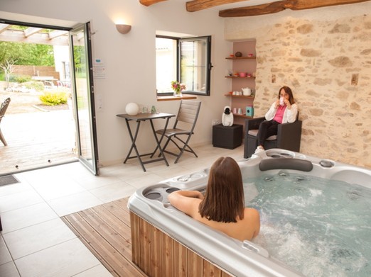 Spa privatif intérieur en libre accès