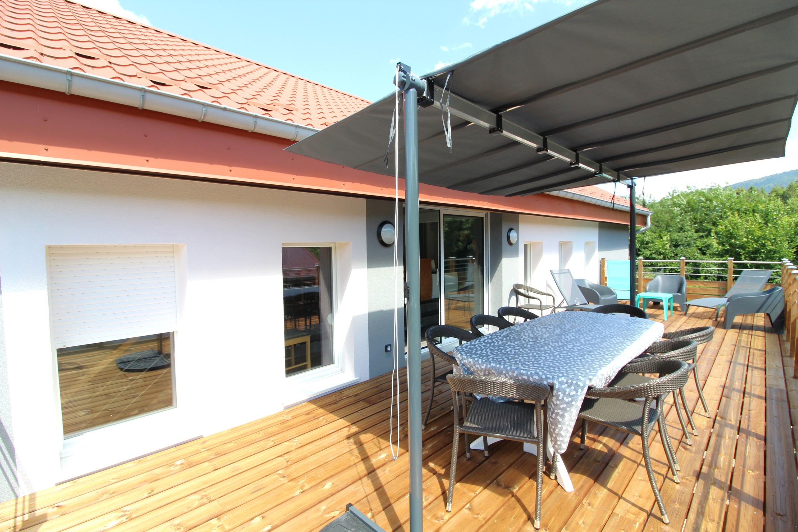 Terrasse - Gîte Le Hangar 67 à Saulxures-sur-Moselotte – Location atypique proche lac