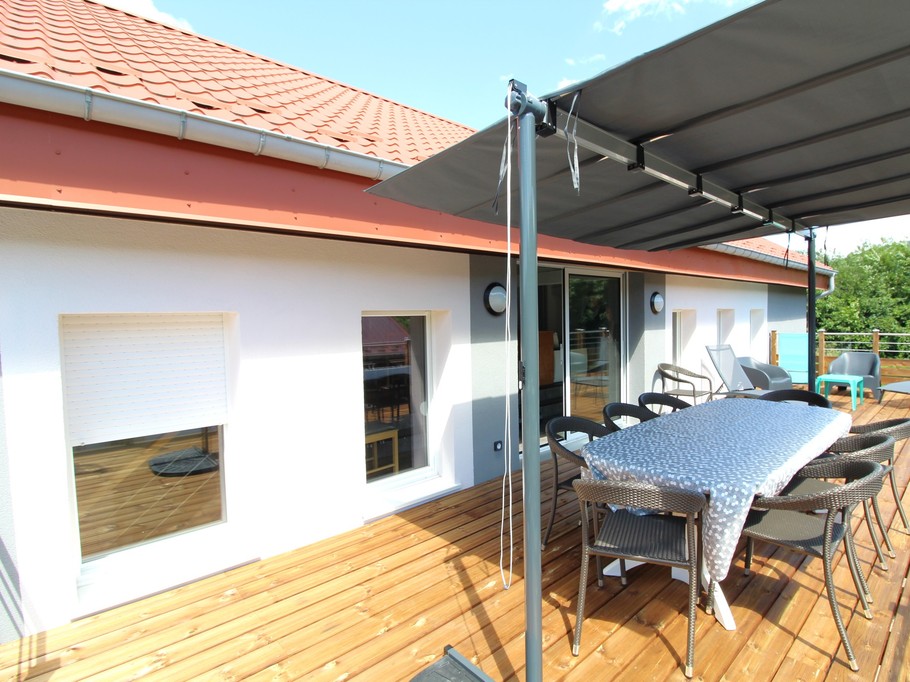 Terrasse - Gîte Le Hangar 67 à Saulxures-sur-Moselotte – Location atypique proche lac