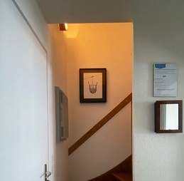 Escalier pour accéder aux chambres et salle de bain