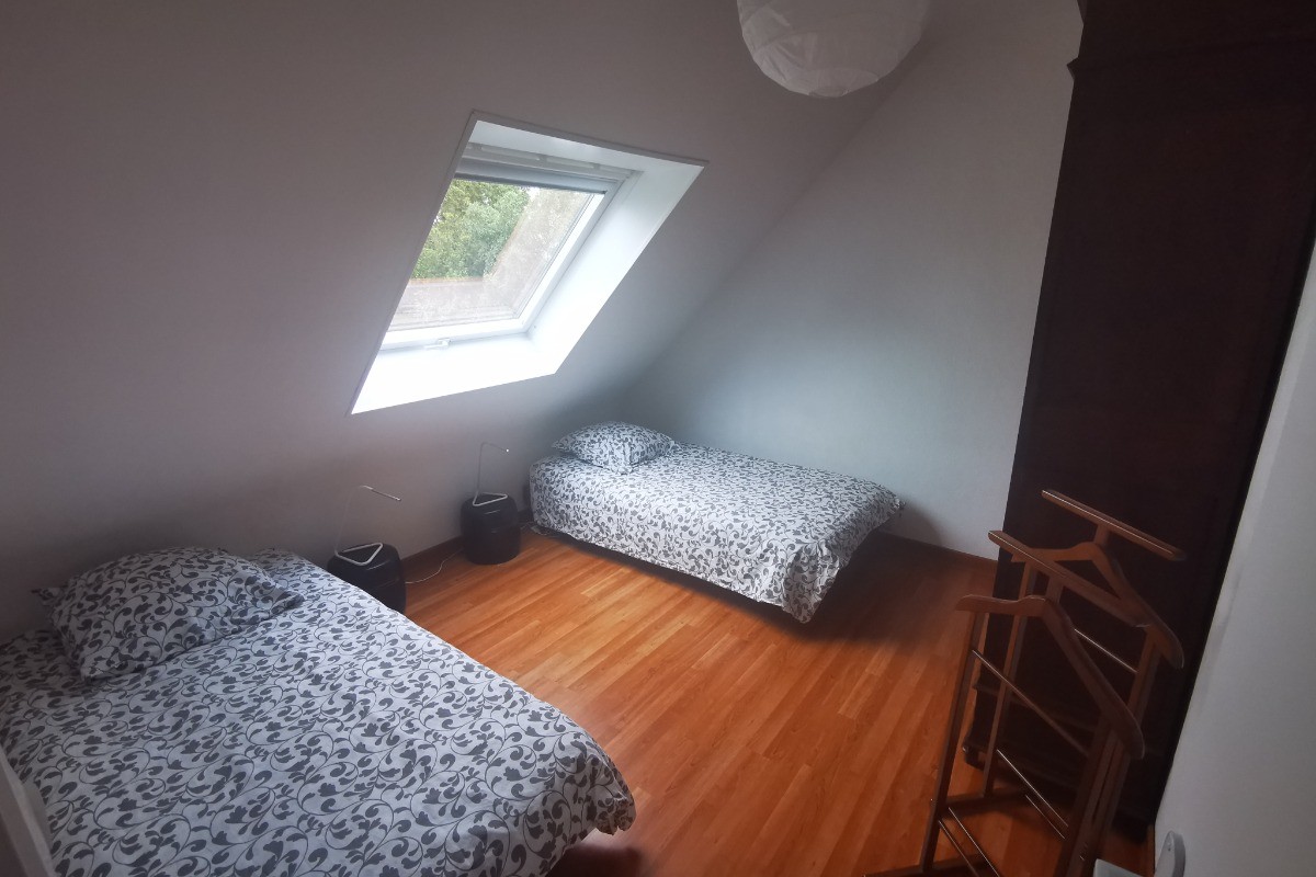 chambre 3 deux lits 90
