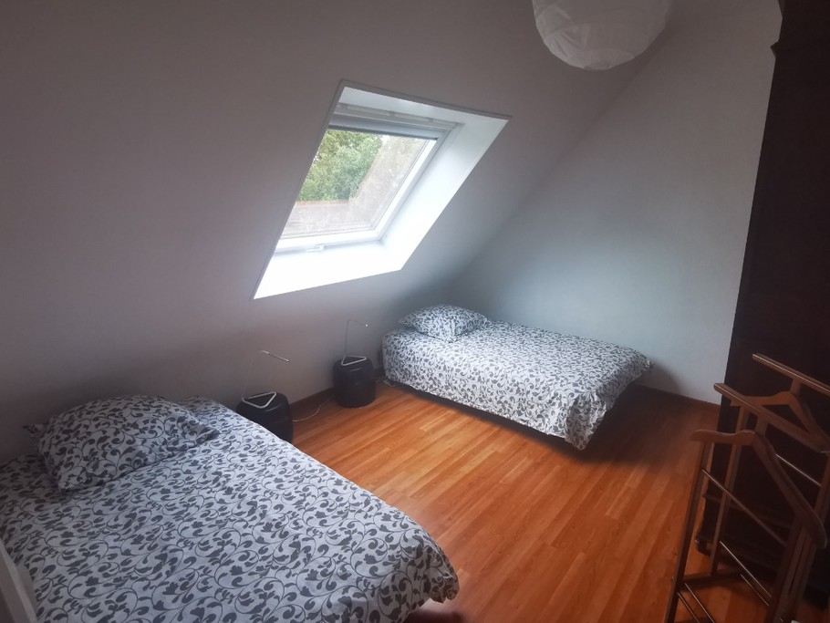 chambre 3 deux lits 90