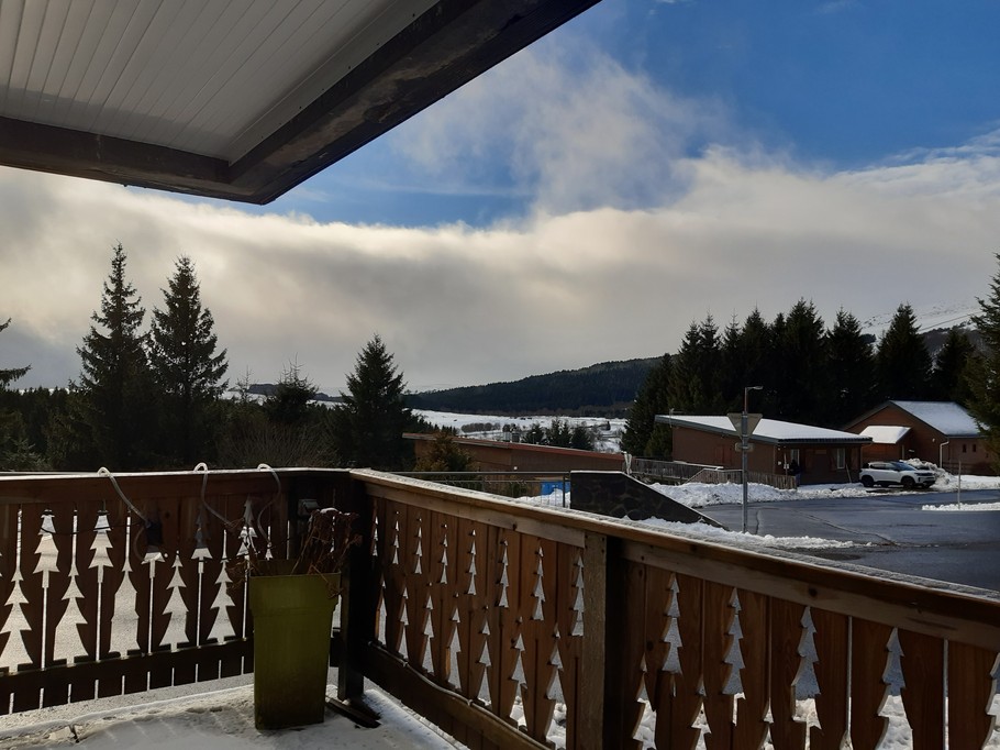 Terrasse SUD - Gîte Les Coquelicots - Super Besse (Puy de Dôme, 63)