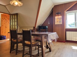 Location de vacances Paimpol, Clévacances, pièce de vie avec salon, table à manger