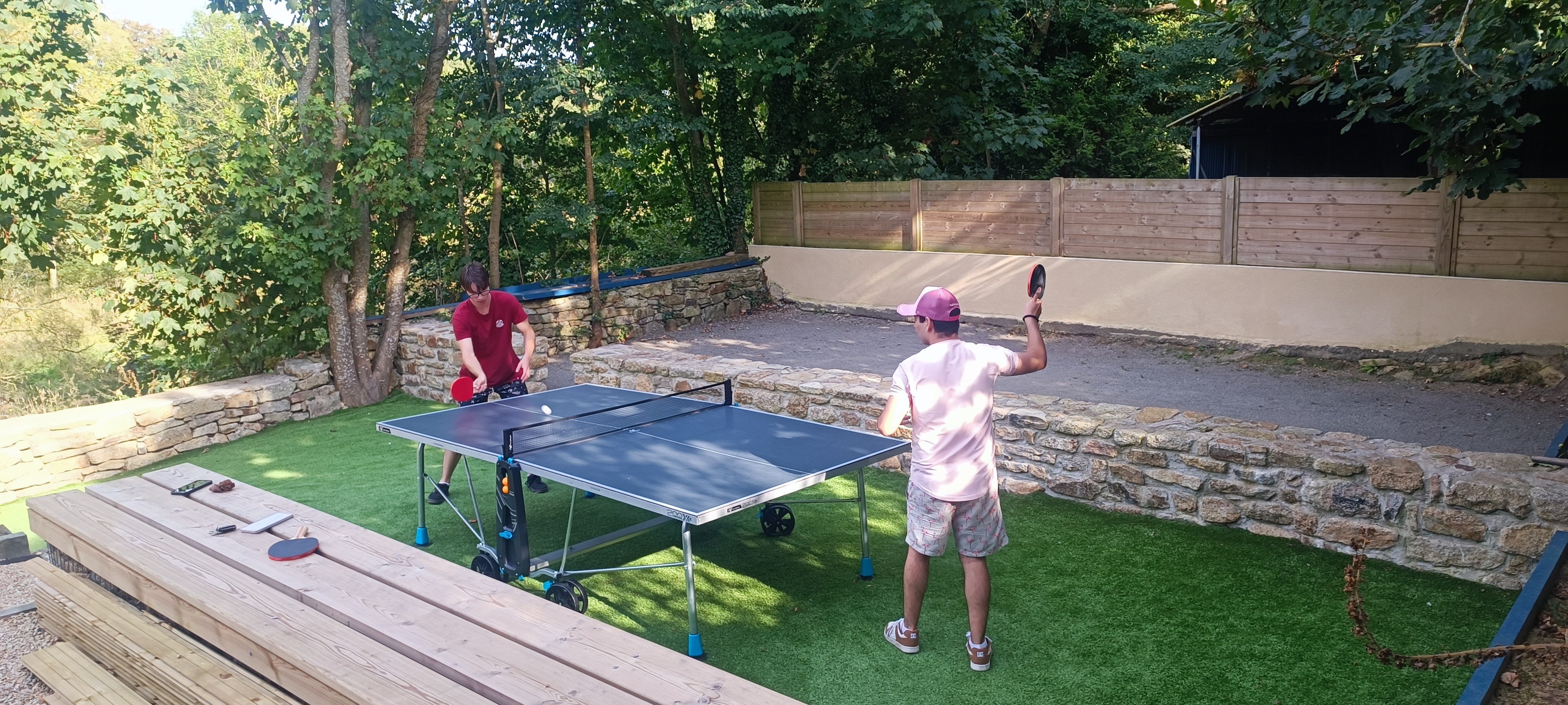 ping pong et pétanque sur place