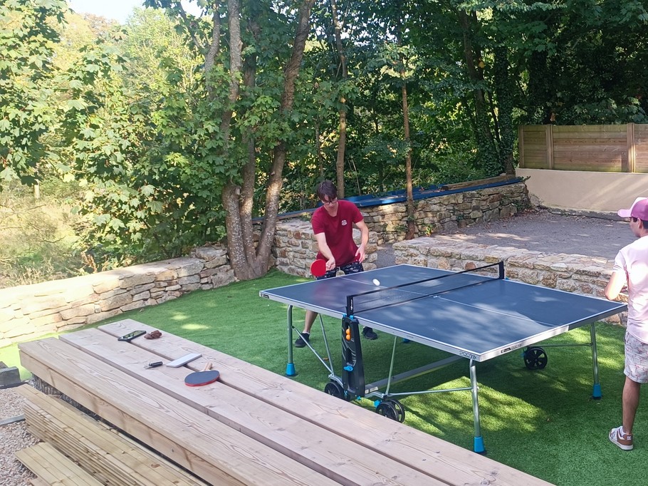 ping pong et pétanque sur place