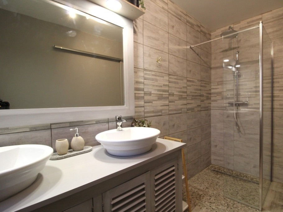 Gîte Le Marana Saint Léonard - Salle d'eau avec douche italienne