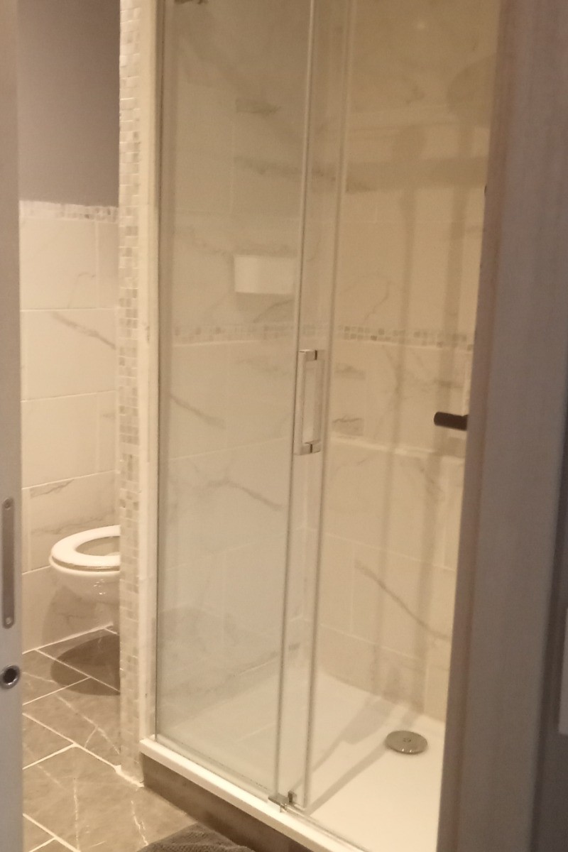 Salle d'eau privative douche 70*100 cm suite Courson