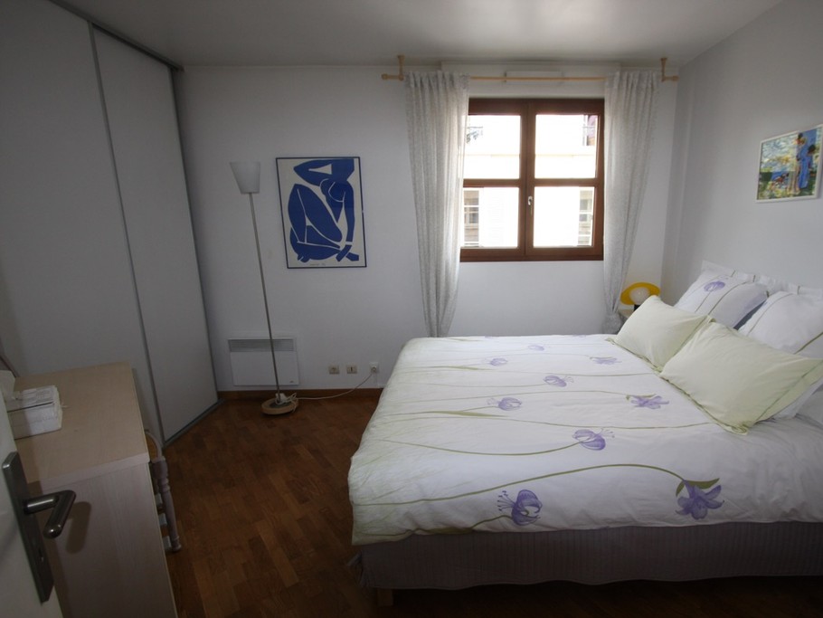 Chambre 2 personnes - grand placard de rangements avec penderie