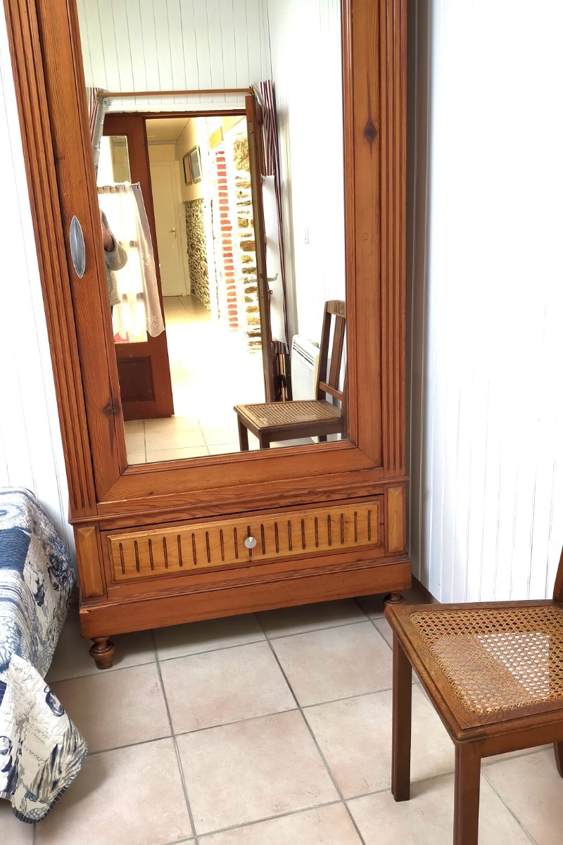 Chambre pour 1 à 2 personnes (2 lit 90 x 190 cm)
Crédits photo : Le Petit Chatelet