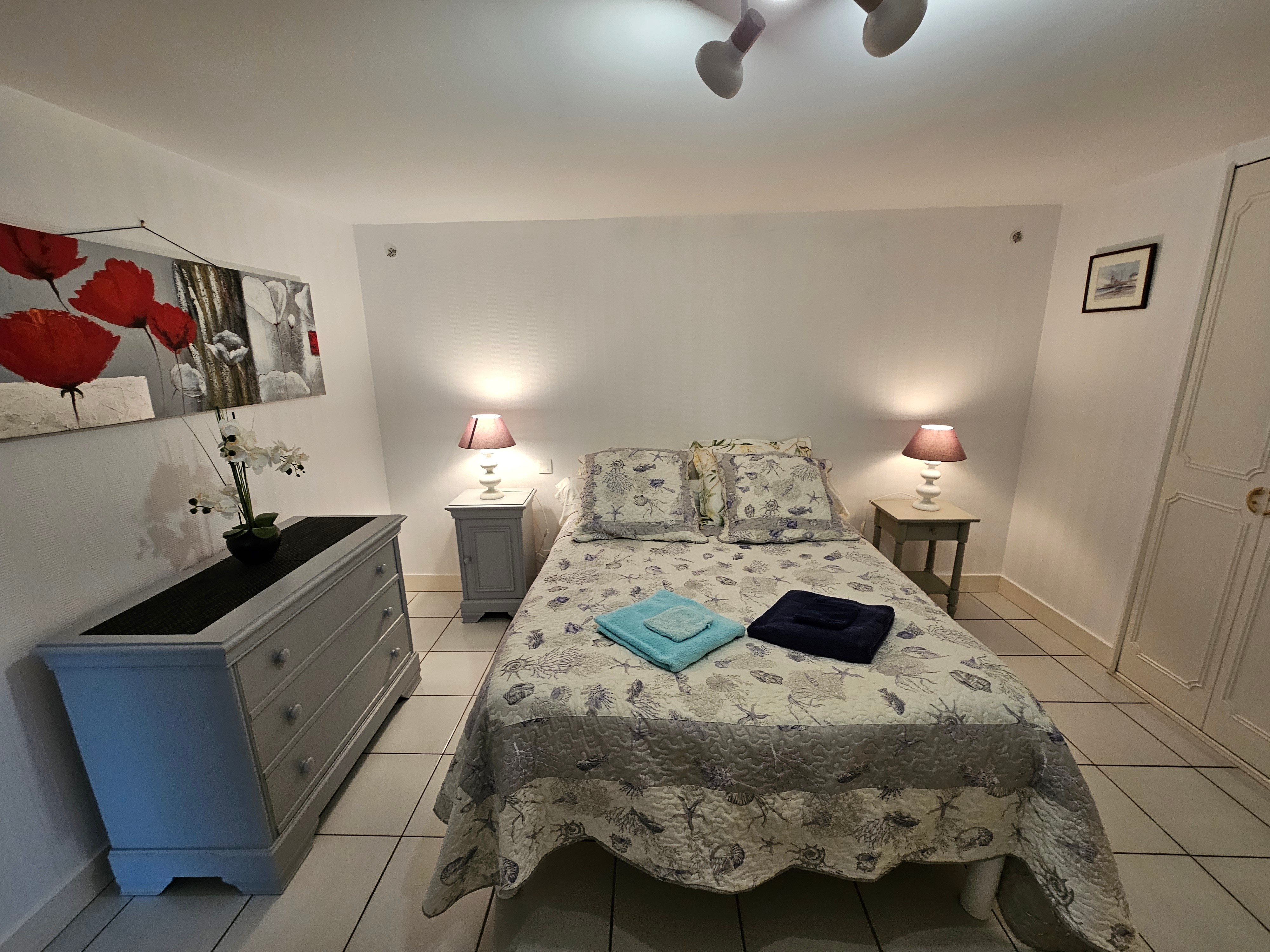 Chambre 1 avec canapé et dressing - lit 140 cm