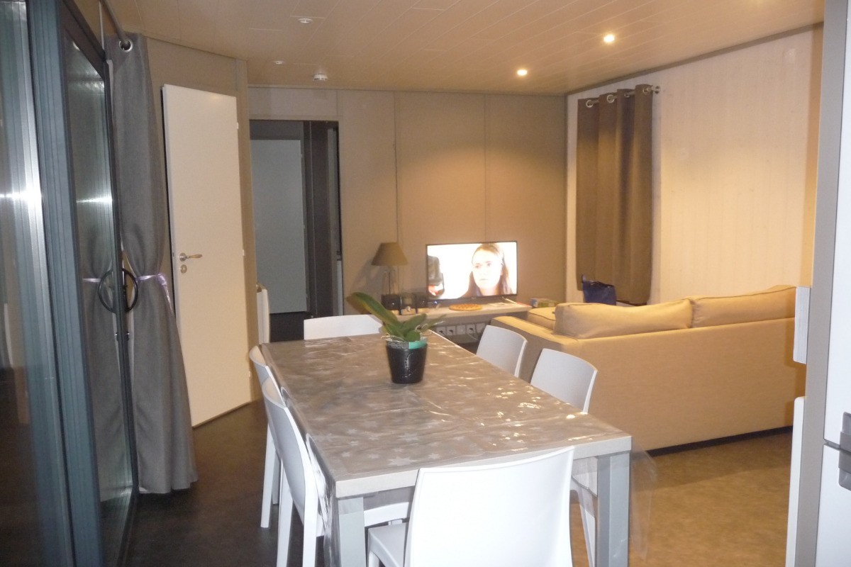 Pièce de vie (vue salon)