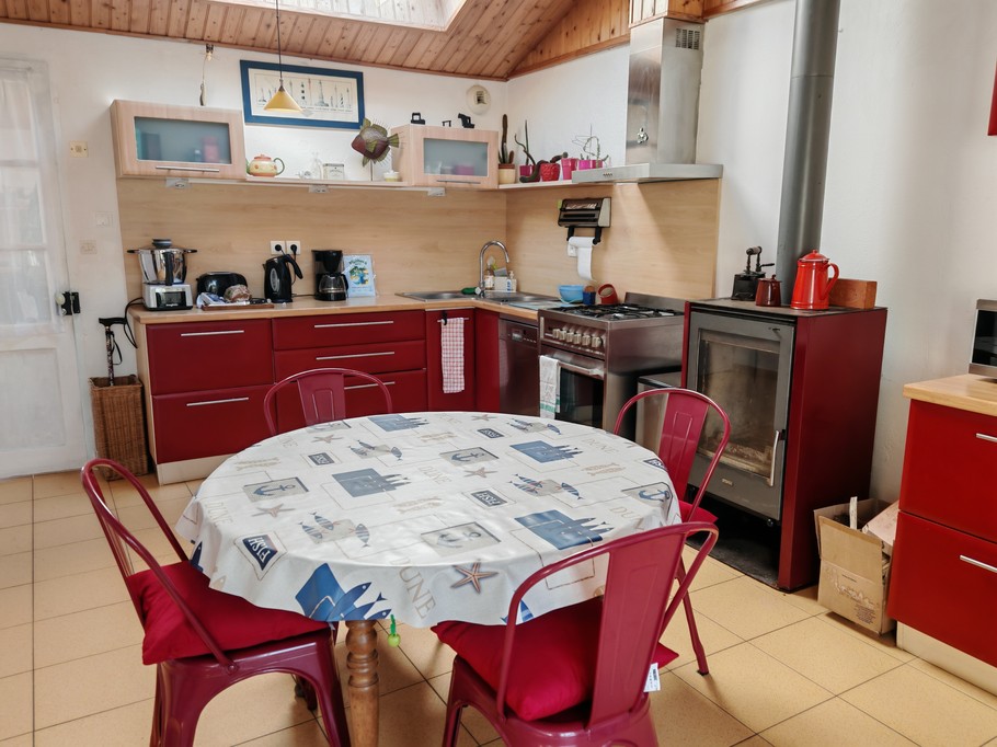 Cuisine avec espace repas