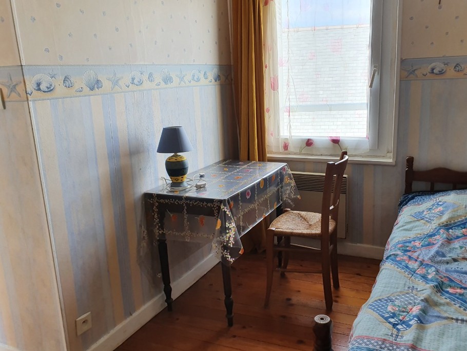 petite chambre (1er étage)