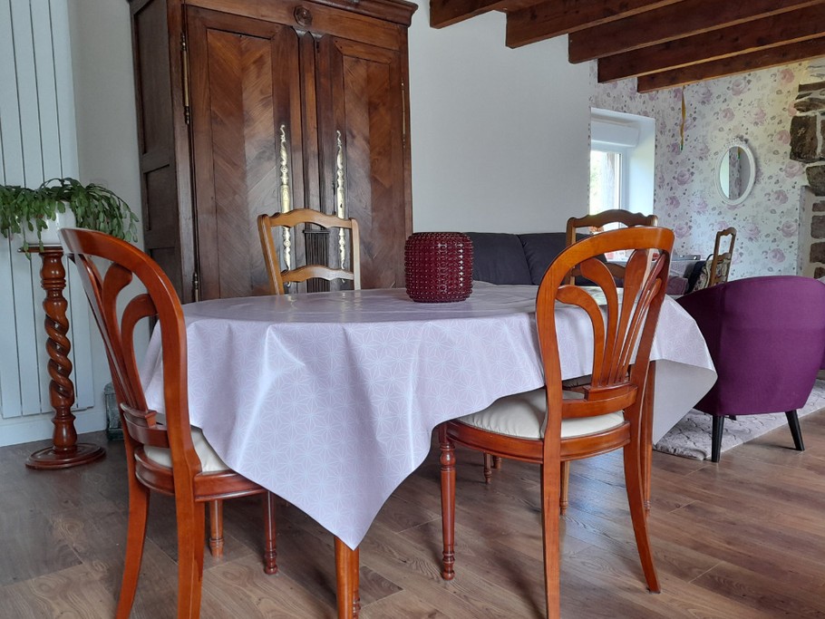 Maison, location Clévacances Bourbriac (Côtes d'Armor, Bretagne) -Le séjour, pièce à vivre