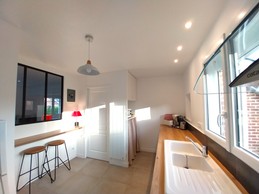 Cuisine Location Gite Normandie- Le Clos de Varengeville sur Mer- location plain-pied proche Dieppe, Veules les Roses. Cuisine très bien équipée.