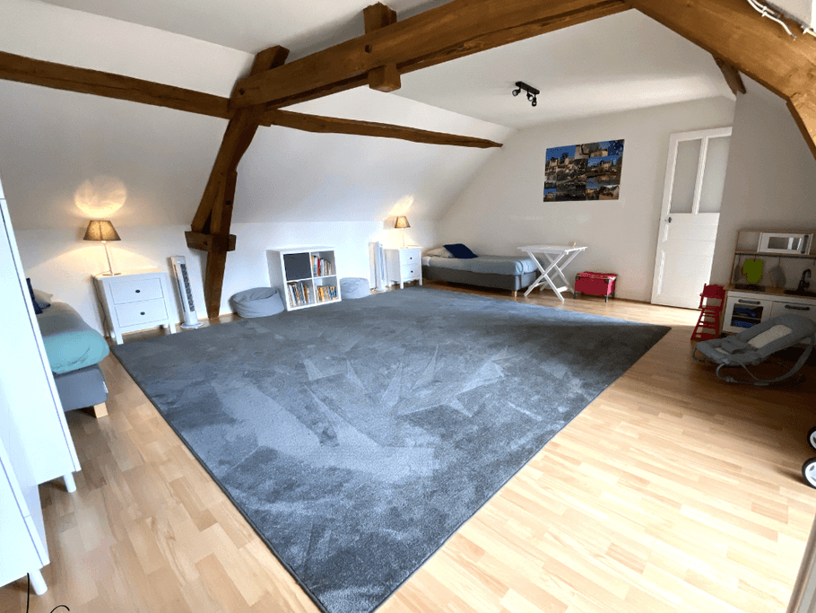 Chambre communicante R+1 modulable (2 lits simples ou 1 lit double).