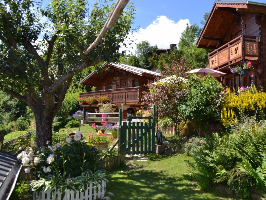 vue sur le Mazot et le Grenier