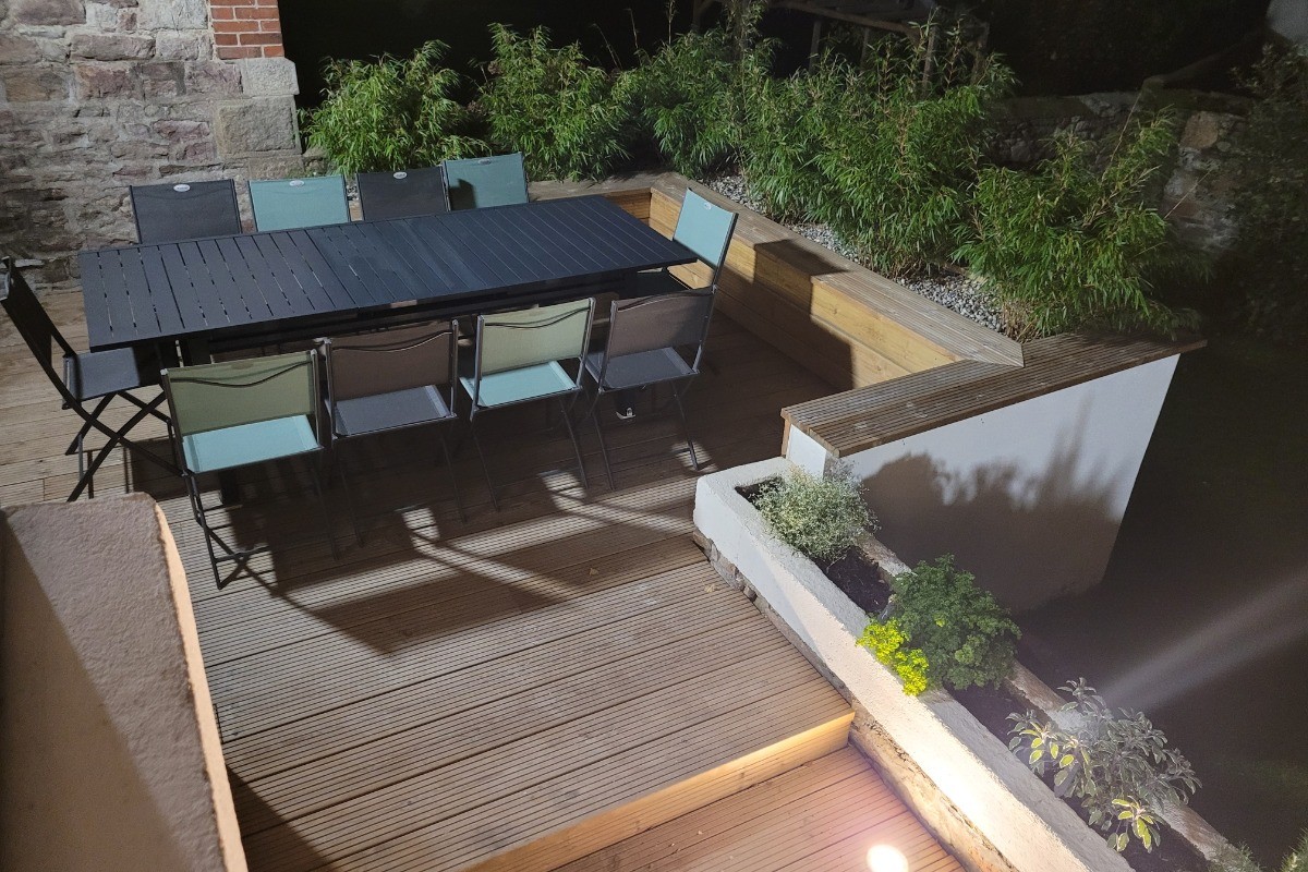 Ti Laouen, Clévacances, the terrace seen by night