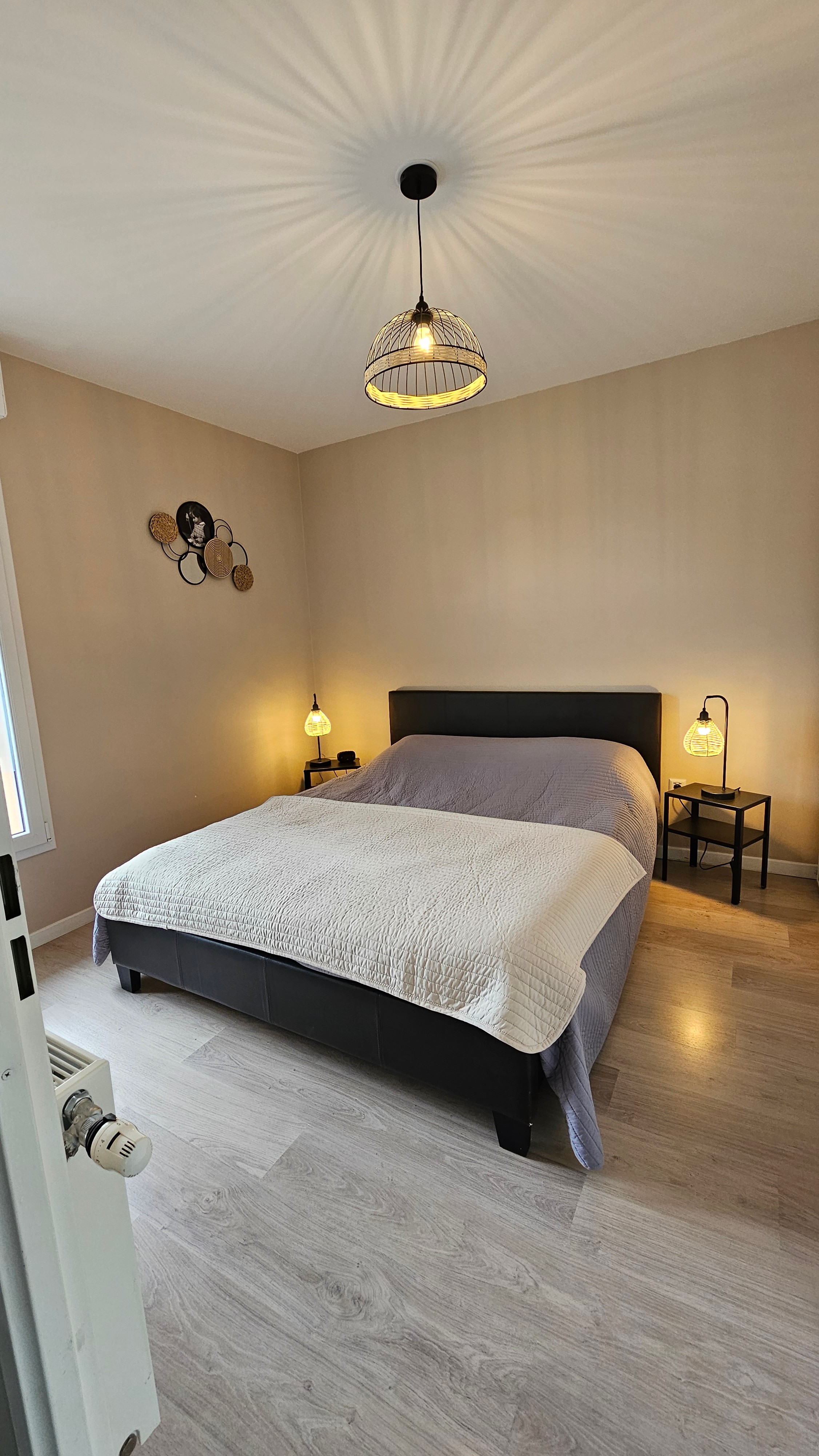 Chambre principale avec lit 160x200