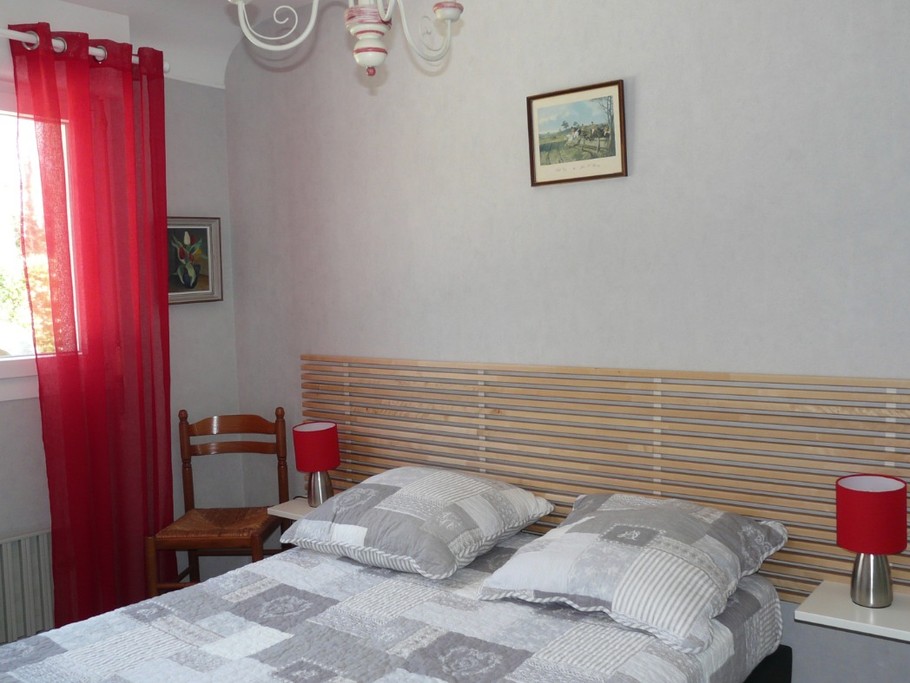 RDC: Chambre 1 avec lit 140