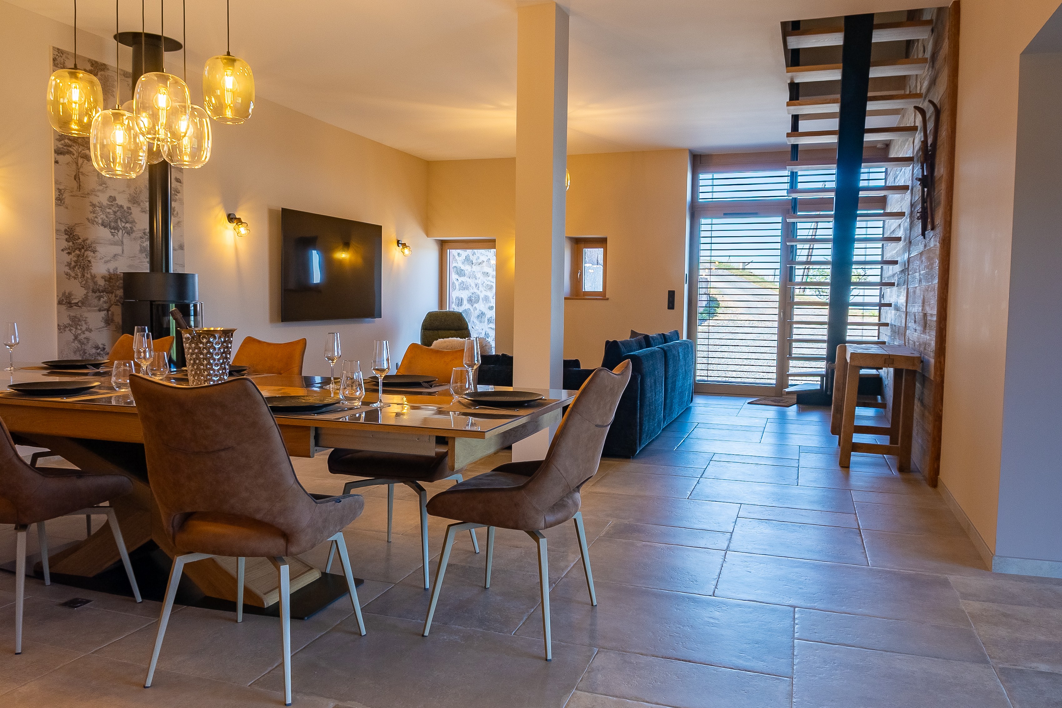 Large living area, lounge/sitting room – La Logette