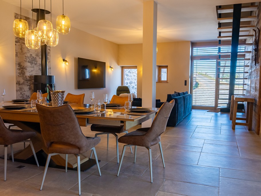 Large living area, lounge/sitting room – La Logette