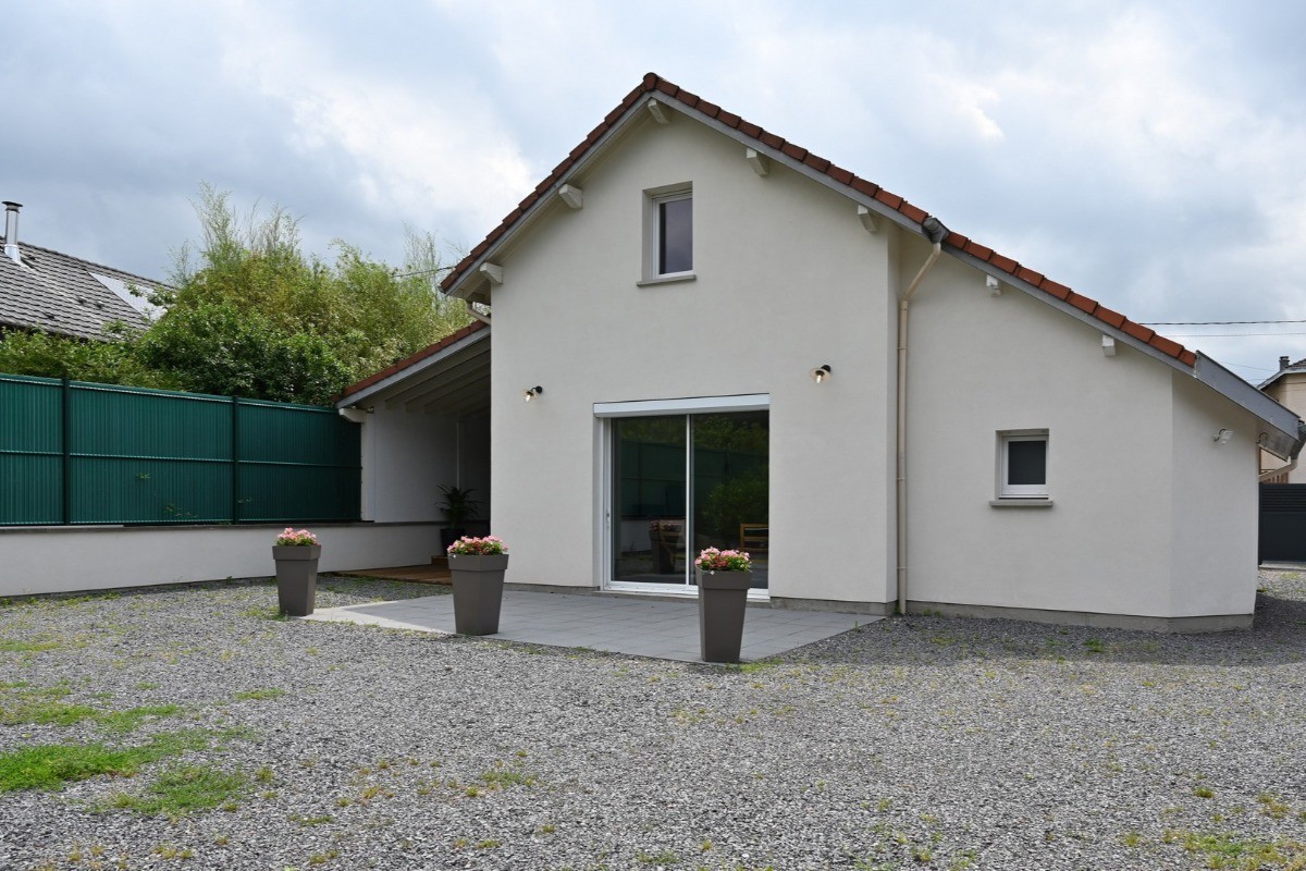 Terrasse et extérieur - Maison moderne et confortable ©JLouis Mallaisé