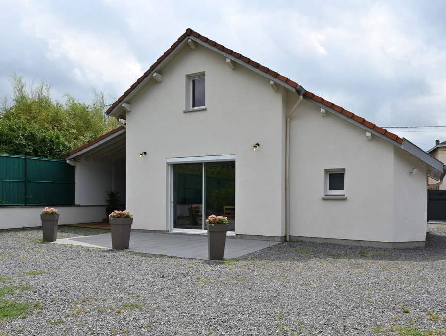 Terrasse et extérieur - Maison moderne et confortable ©JLouis Mallaisé
