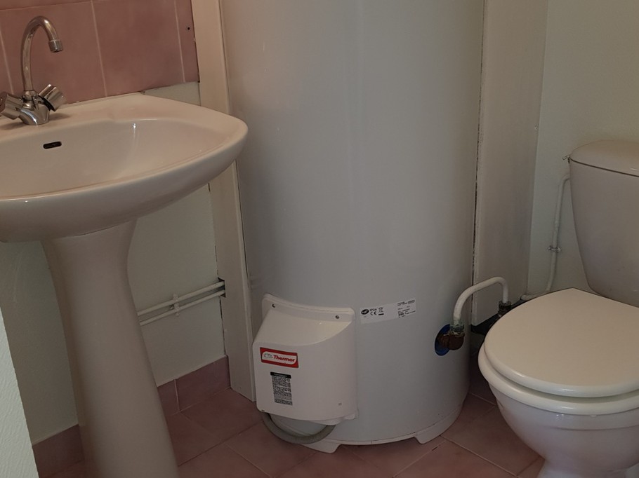 The shower room in the master bedroom