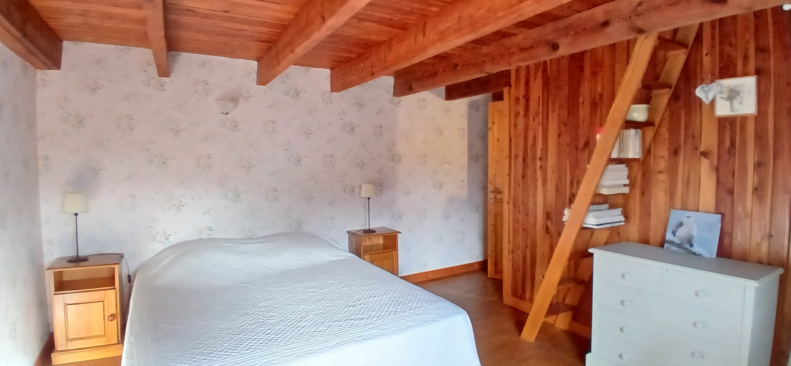 La Petite Maison, Faux Mazuras: the bedroom (1st floor)