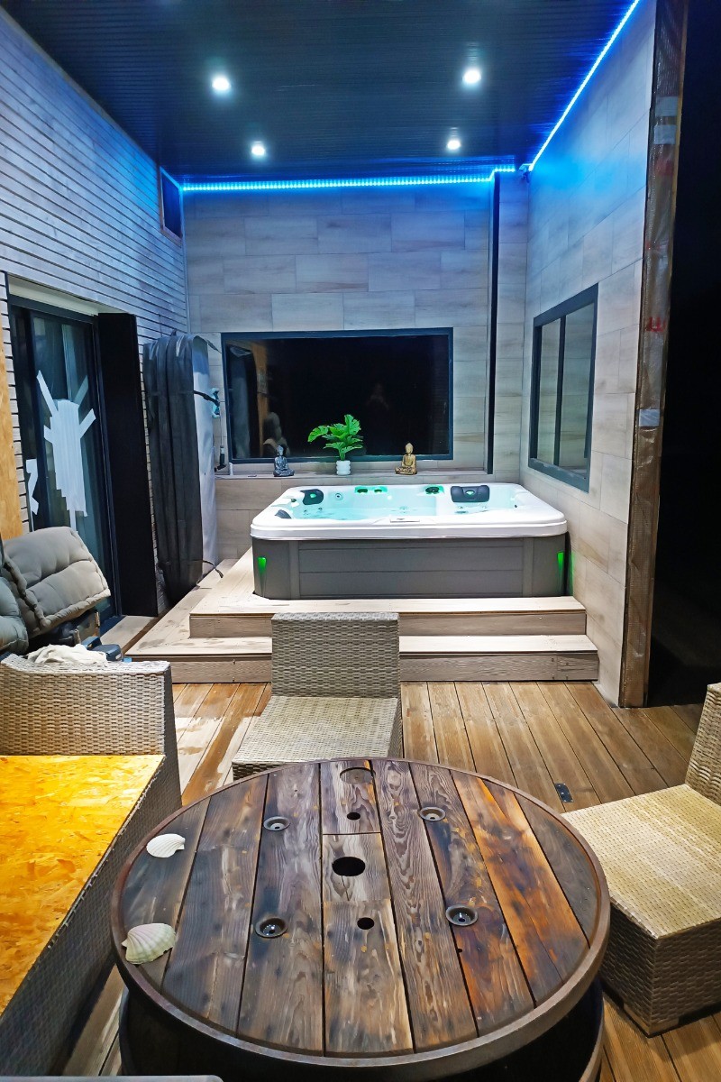Spa en extérieur abrité