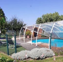 Piscine cloturée