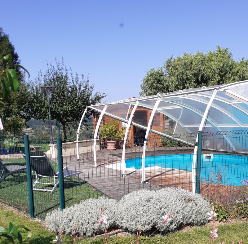 Piscine cloturée