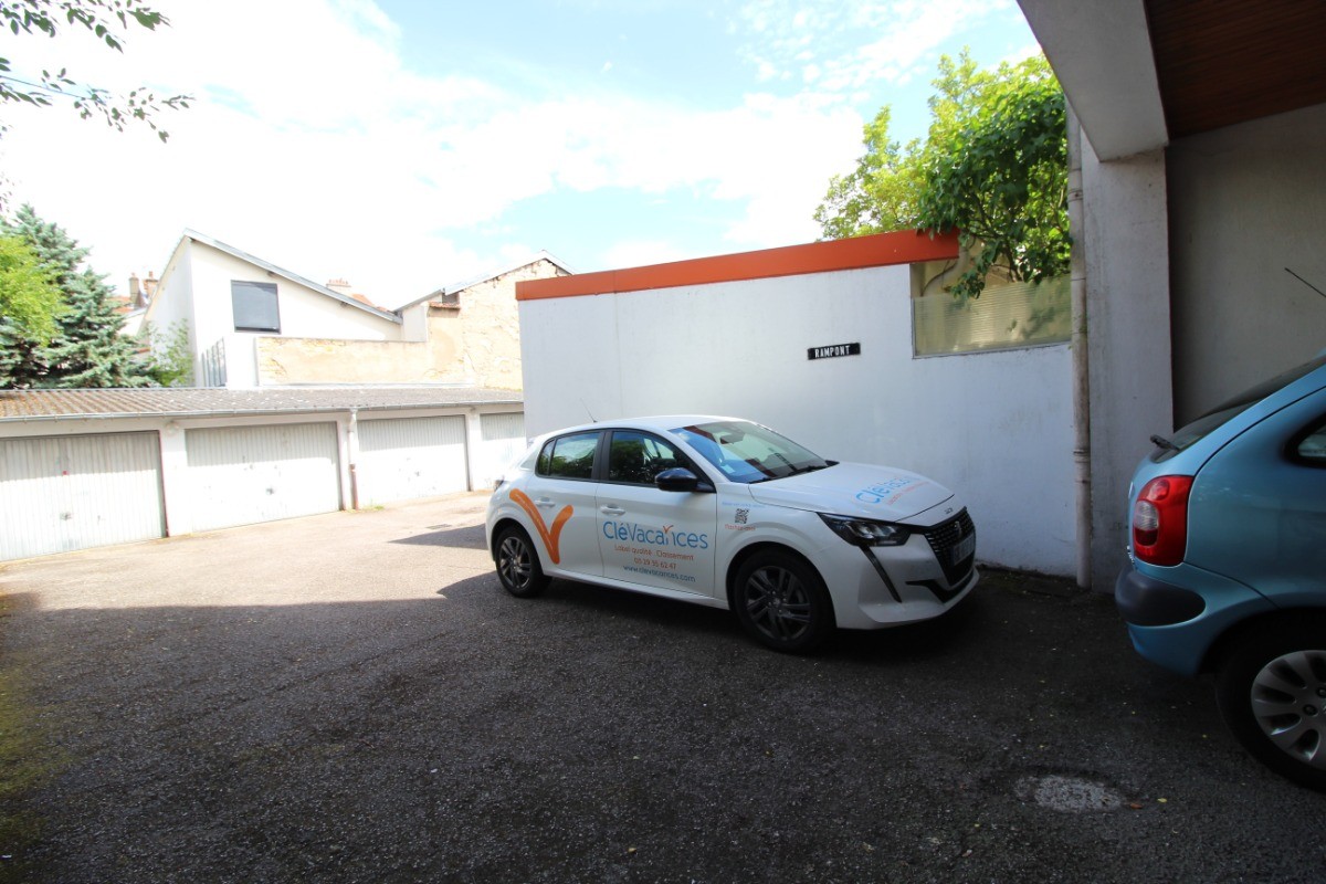 Belle place de parking dédiée