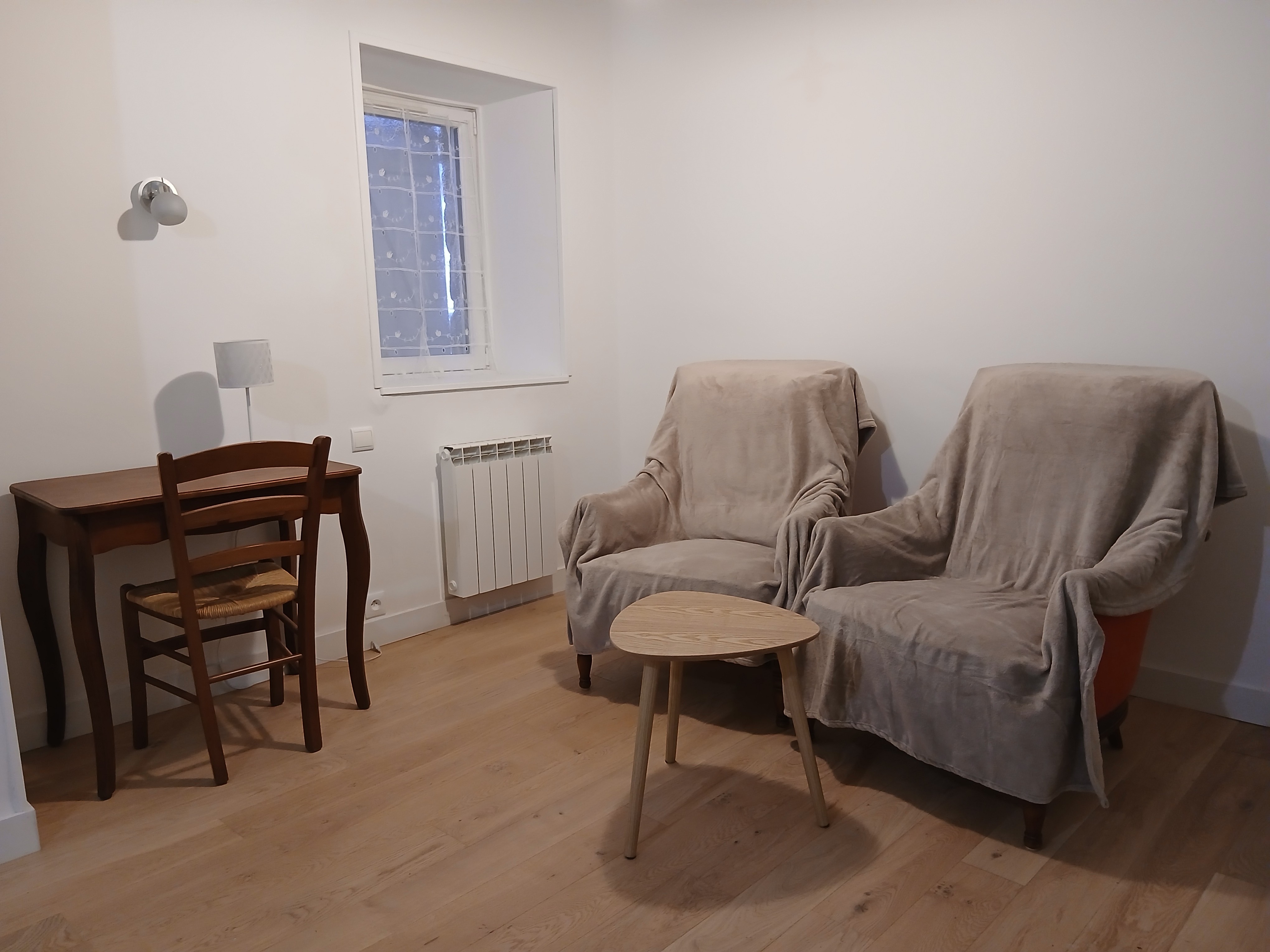 Ground floor room(2)