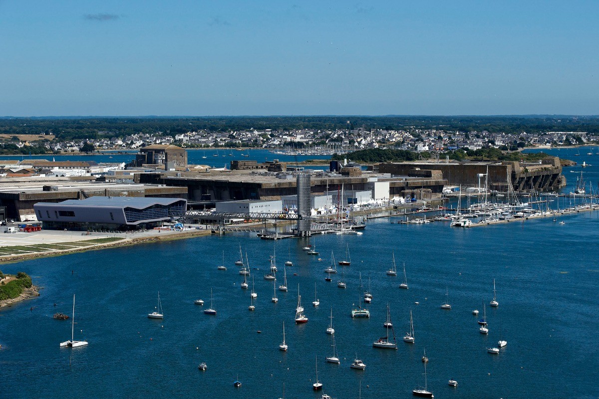 A 8 km - Cité de la Voile Eric TABARLY