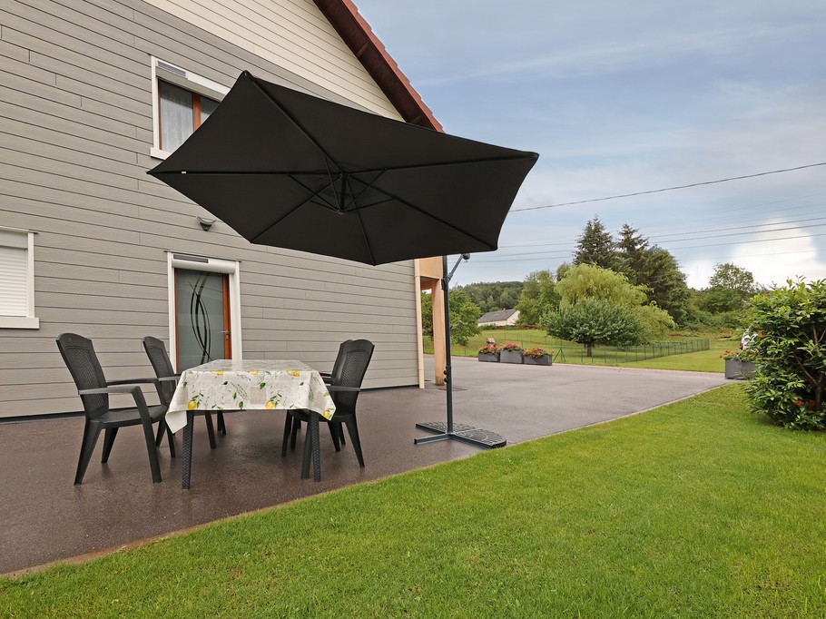 Terrasse - Gîte with terrace, in a peaceful natural setting near Gérardmer