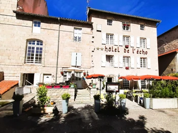 La maison de l'abbé jouxtant l'Hôtel de l'écho à la Chaise-Dieu.