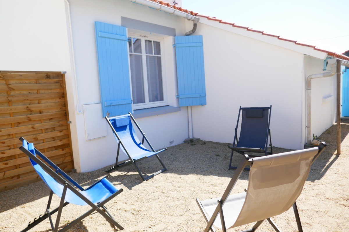 Coin détente sans vis à vis sur l'arrière de la maison