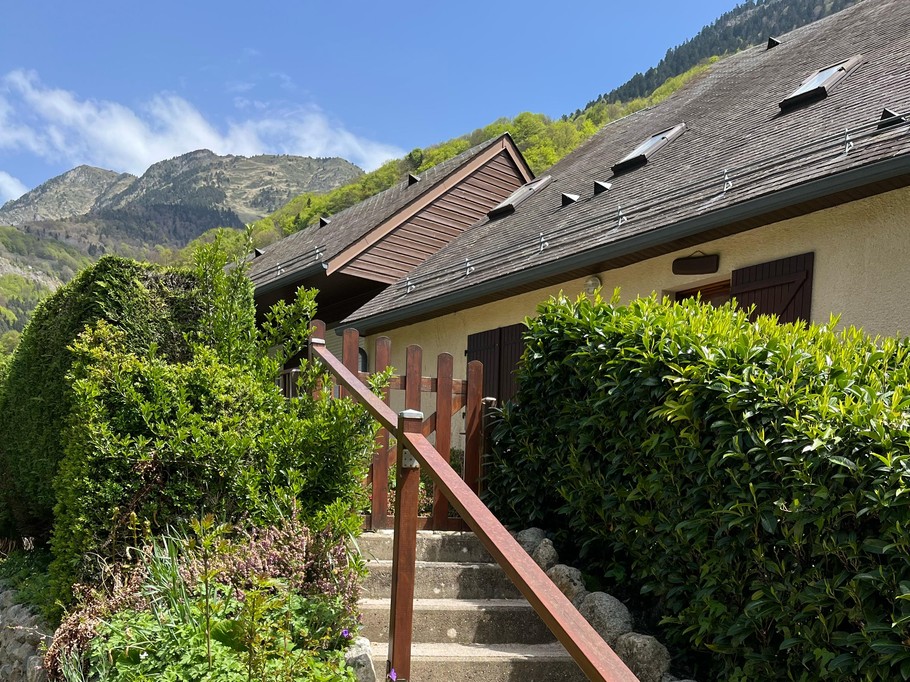 Arrivée au chalet avec escalier privatif