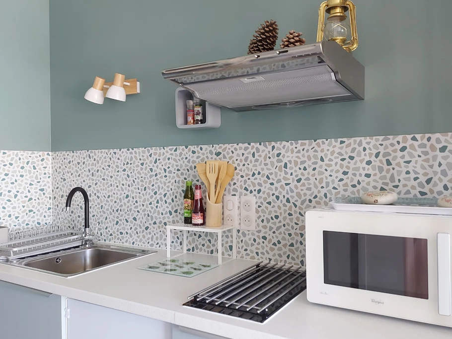 LA CUISINE - le plan de travail et l'électroménager