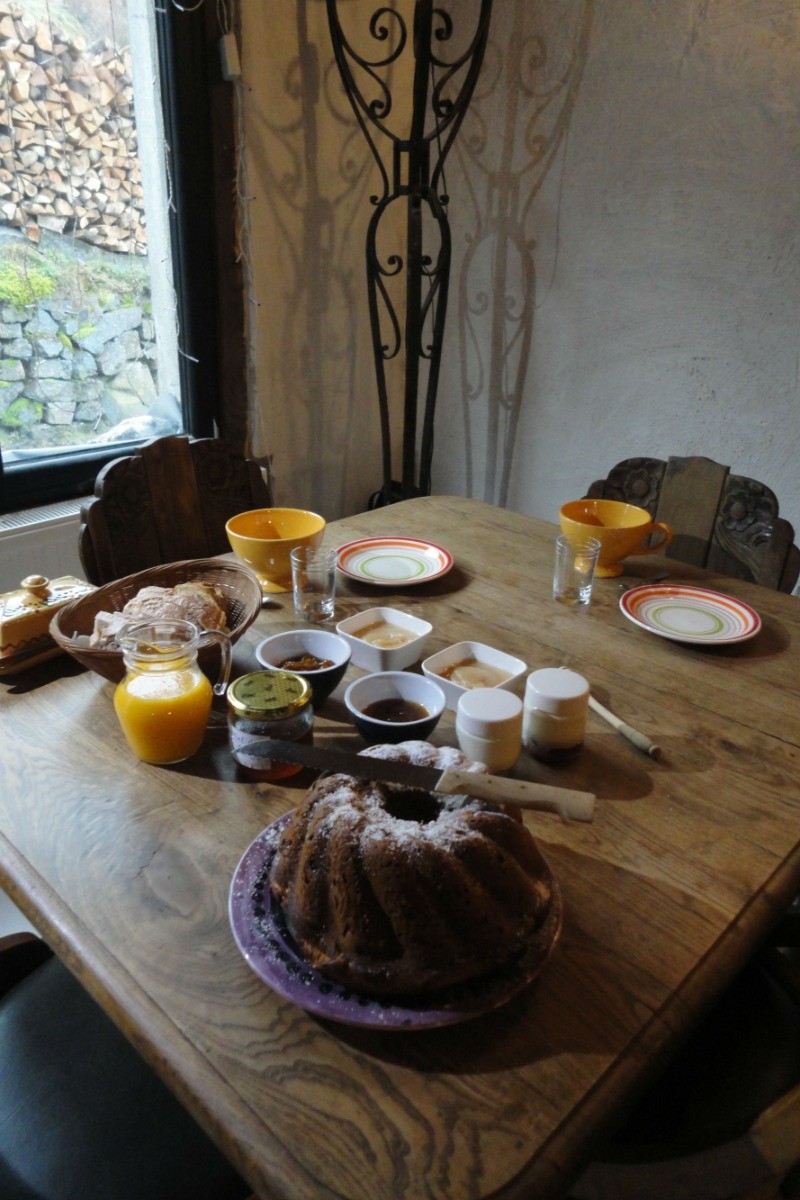 Petit Déjeuner - Chambre Bluet à la ferme sous les Hiez à Cornimont