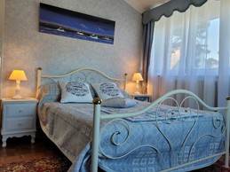 Location Clévacances, Loguivy-de-la-mer, Le Barbu, l'une des deux chambres de l'étage lit double vue mer