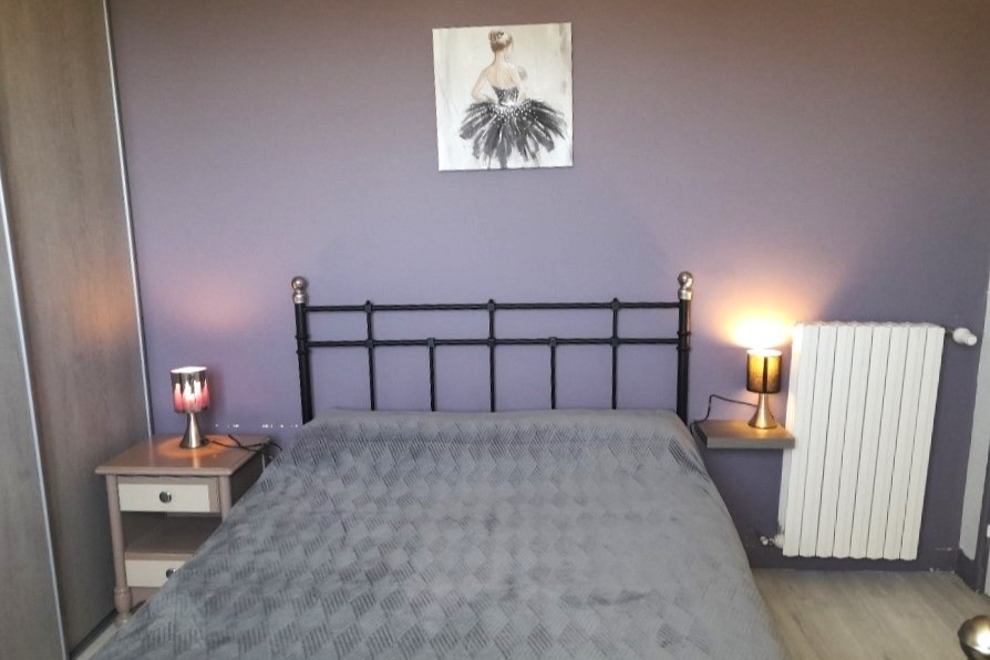 Chambre pour 2 personnes avec rangements (lit 140x190 cm)