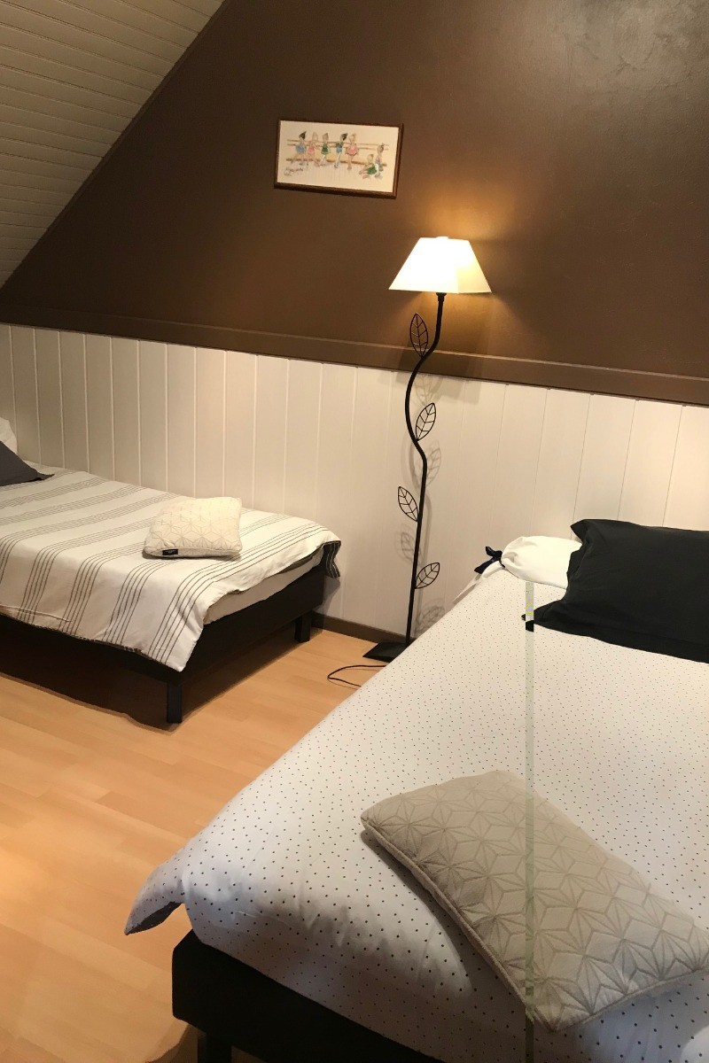 Séjour en gîte avec piscine, pour 12 personnes, avec piscine privée couverte en Creuse chambre double au 1er étage