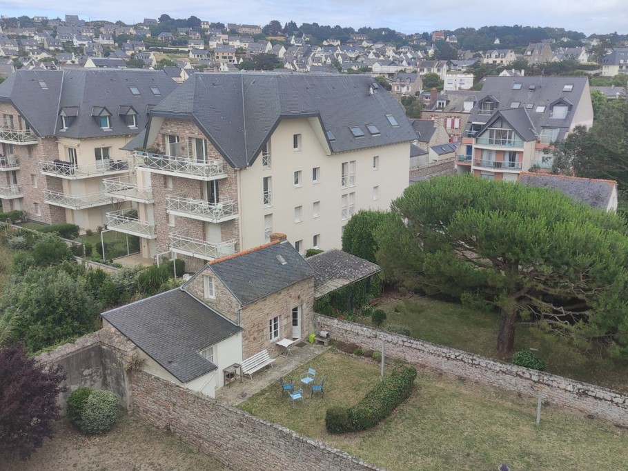 vue sur les jardins depuis chambre grand lit