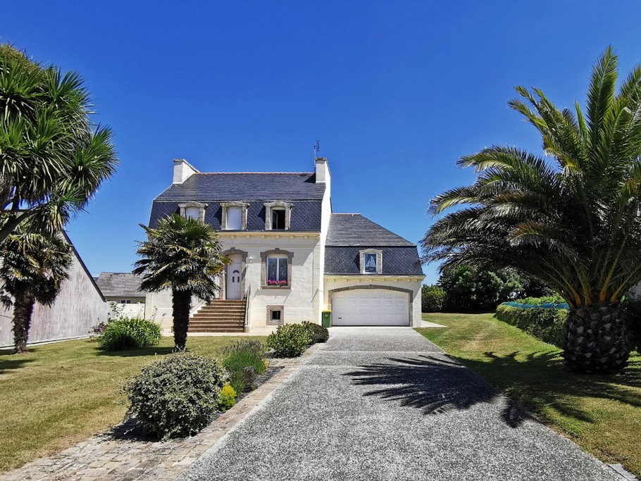 Grande maison de Maître sur un jardin clos